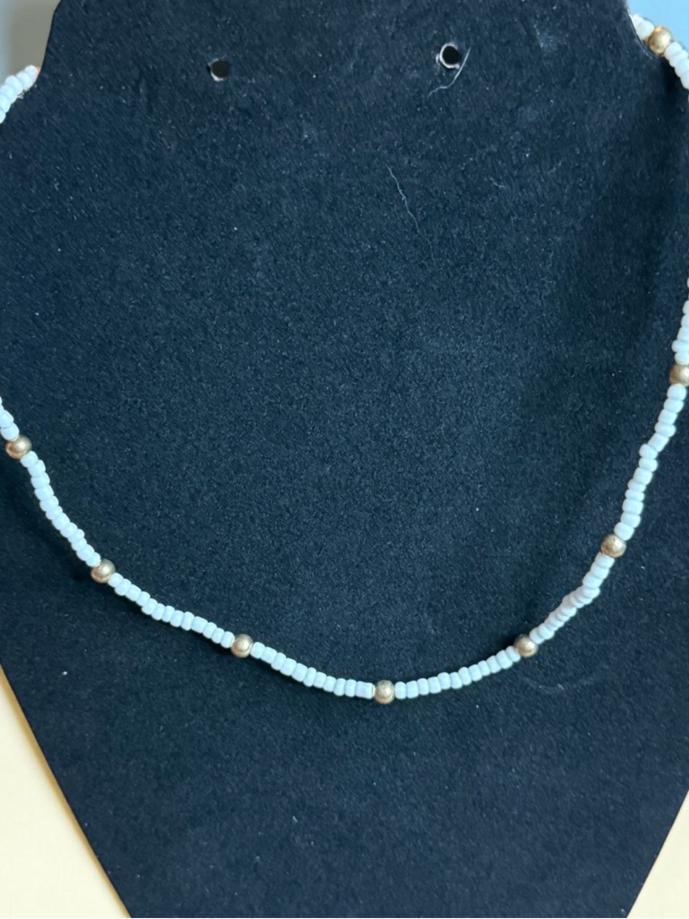 #367–❤️$5/$25❤️Delicate White Seed Bead Necklace with Gold Accent Beads